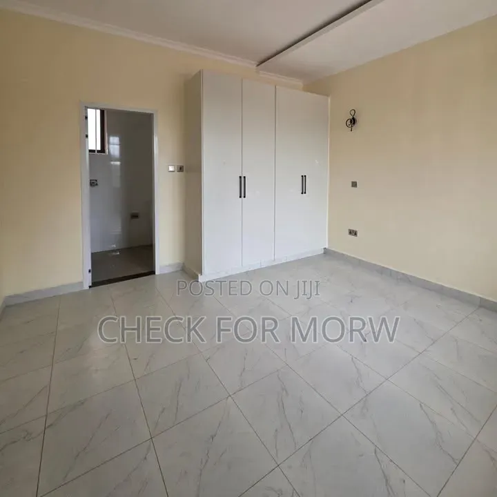 5bdrm Duplex in Bugolobi, Central Division for rent