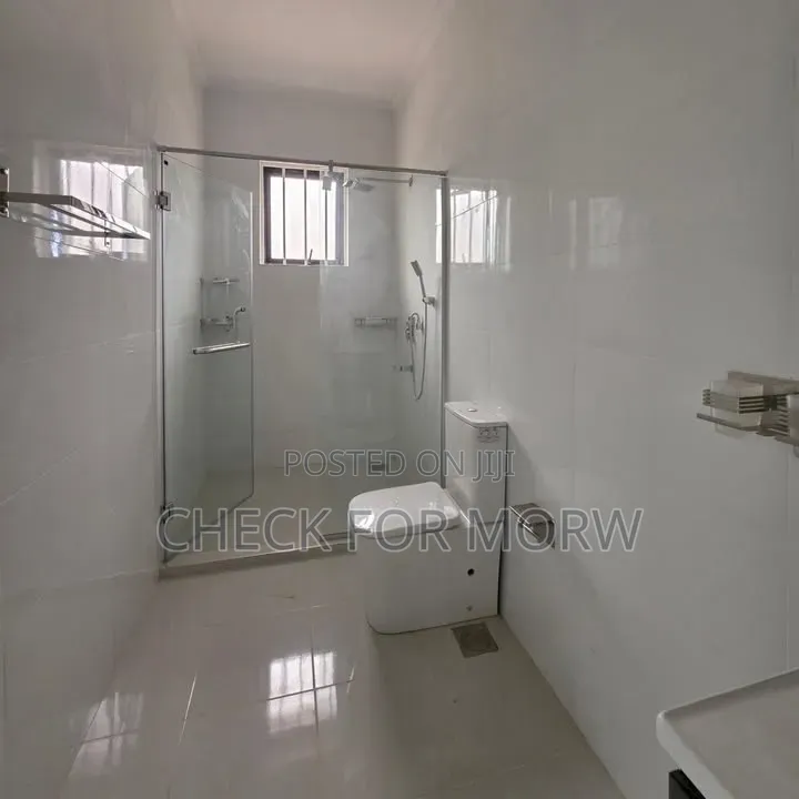5bdrm Duplex in Bugolobi, Central Division for rent