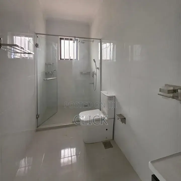 5bdrm Duplex in Bugolobi, Central Division for rent