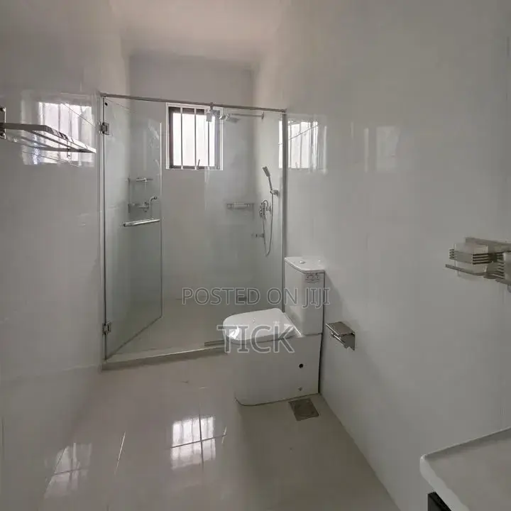 5bdrm Duplex in Bugolobi, Central Division for rent
