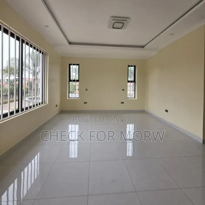 5bdrm Duplex in Bugolobi, Central Division for rent
