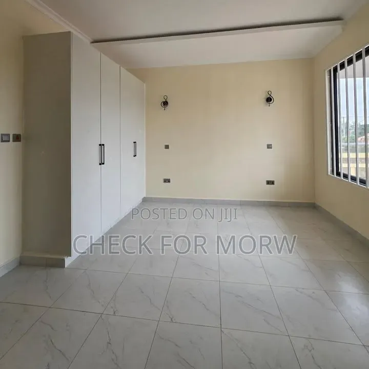 5bdrm Duplex in Bugolobi, Central Division for rent