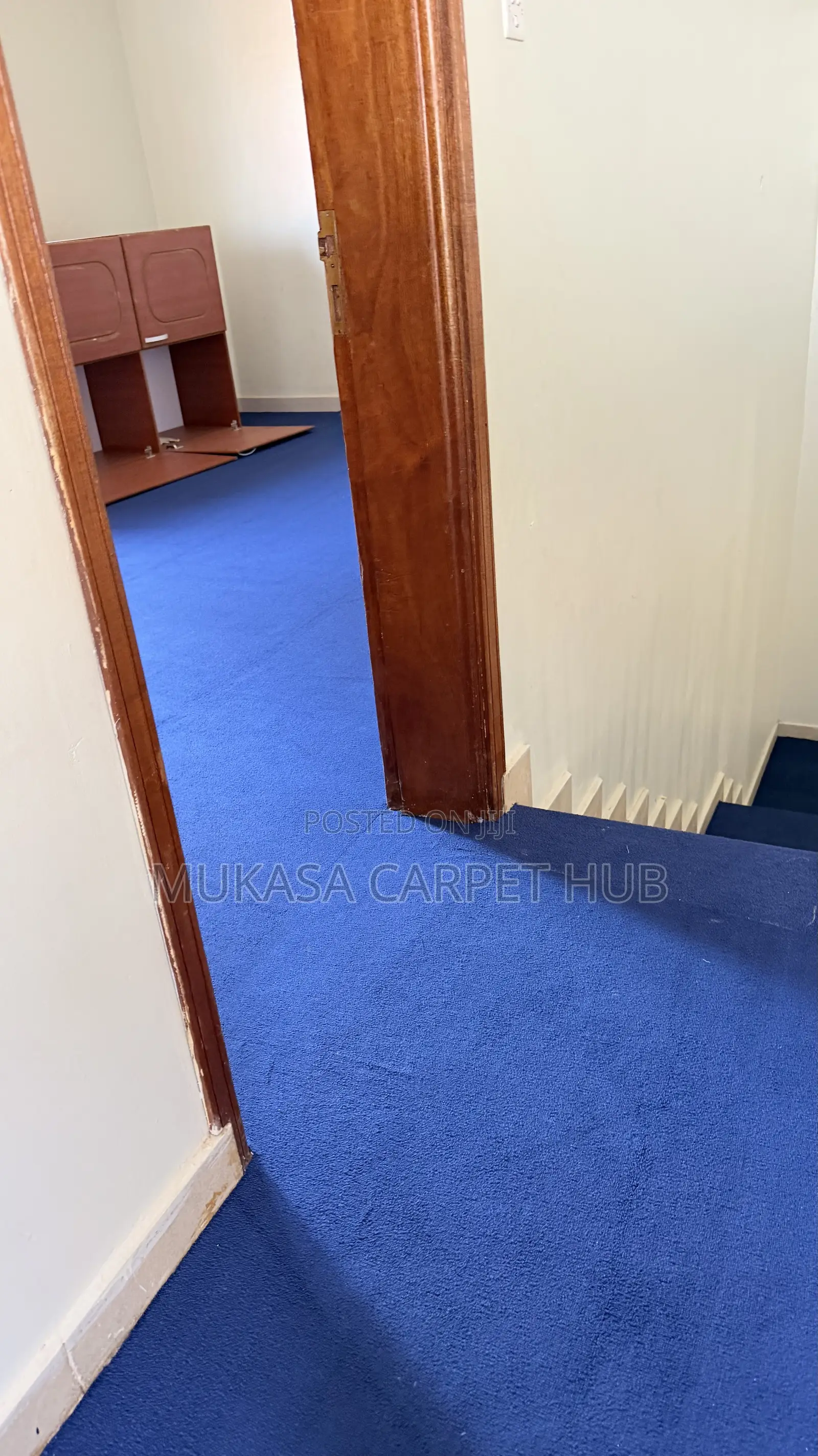 Blue Woolen Carpet – Soft Luxury Carpet for Living Rooms