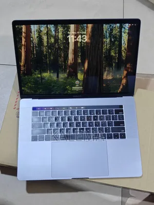 Laptop Apple MacBook Pro 2017 16GB Intel Core i7 SSD 256GB