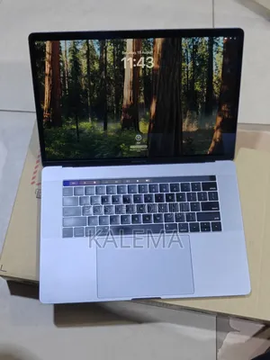 Laptop Apple MacBook Pro 2017 16GB Intel Core i7 SSD 256GB