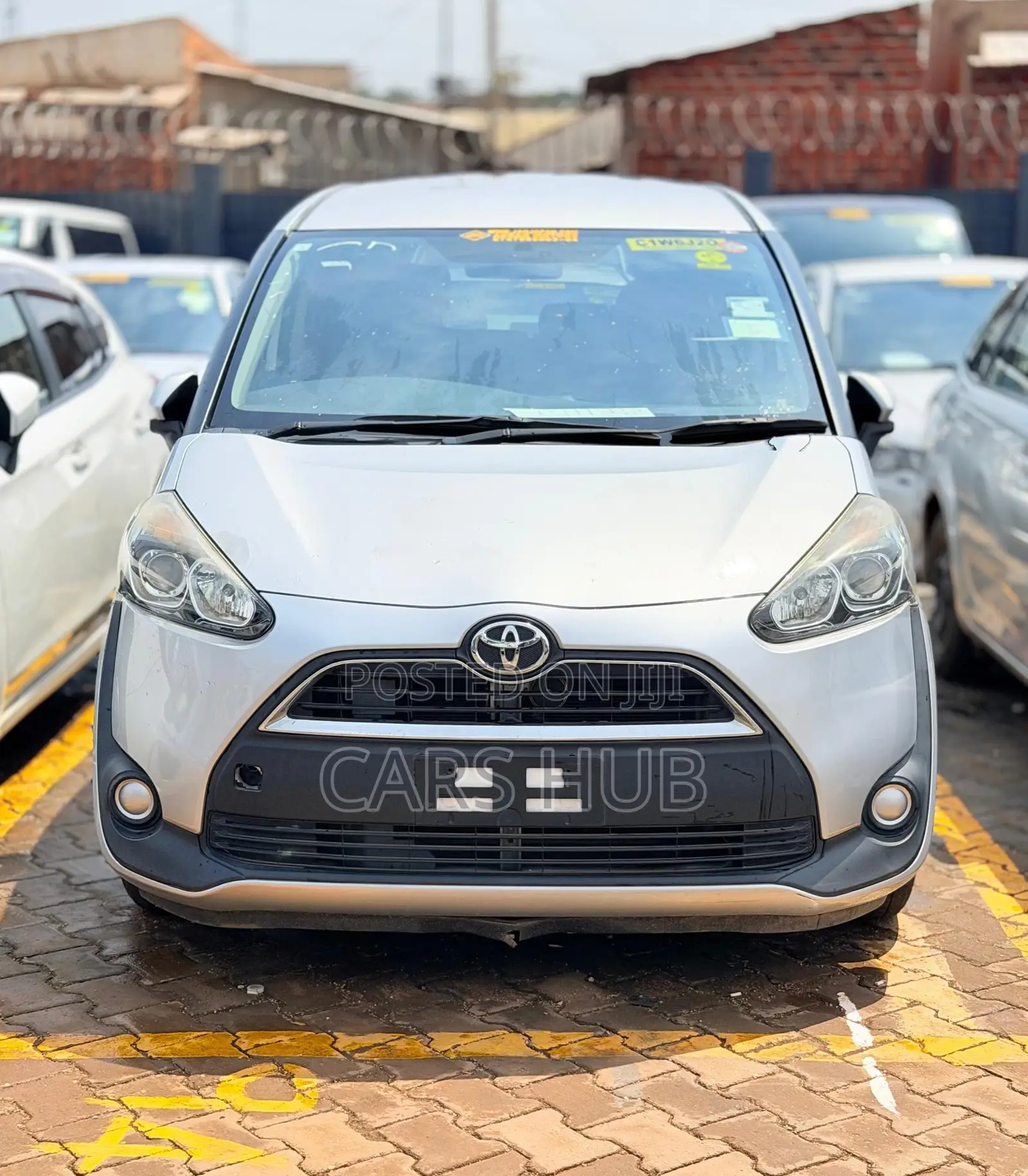 Toyota Sienta 1.5 AWD 2017 Silver
