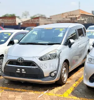 Toyota Sienta 1.5 AWD 2017 Silver