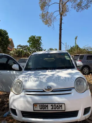 Toyota Sienta 2008 White