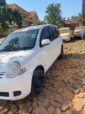 Toyota Sienta 2008 White