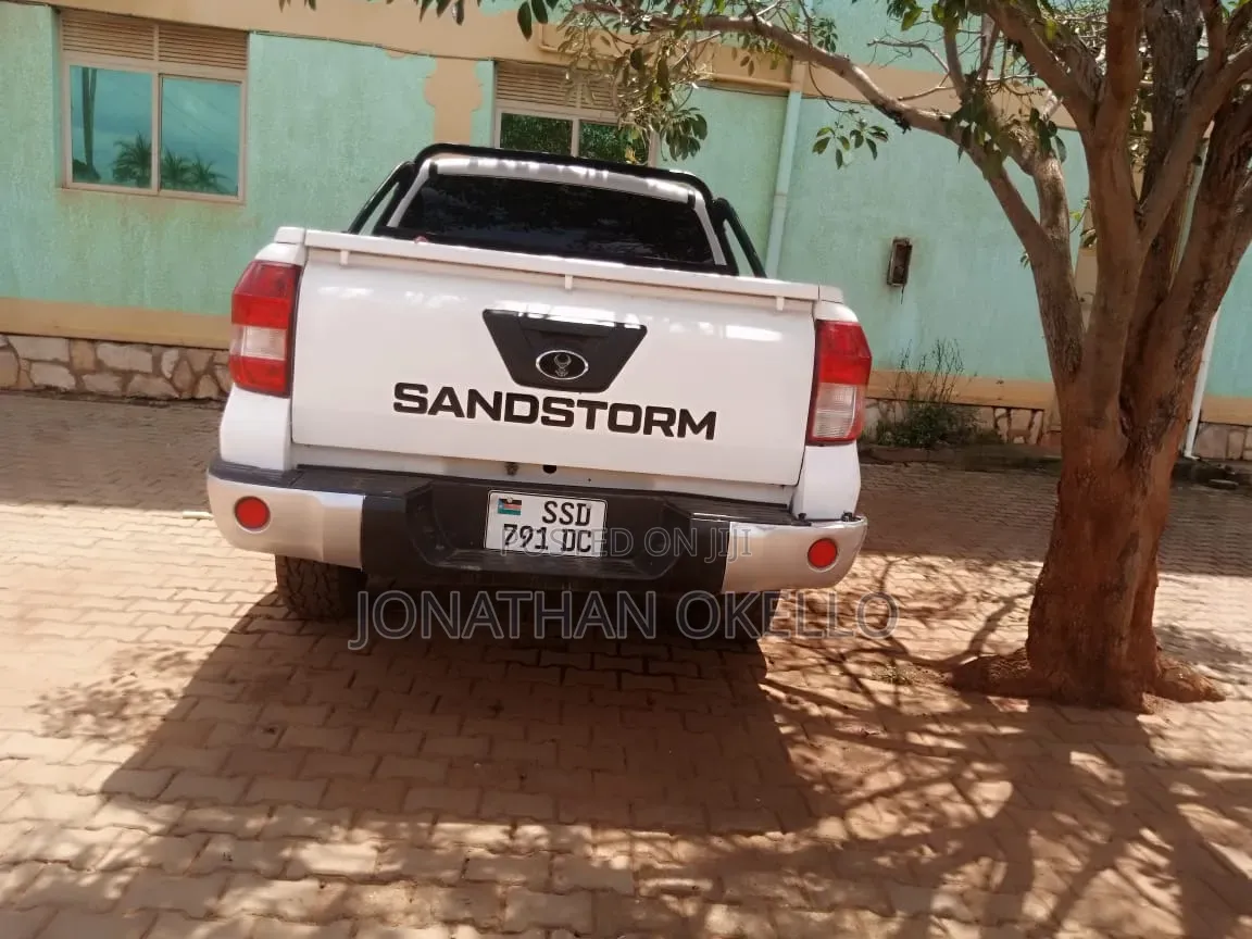 Toyota Land Cruiser Prado 2010 White
