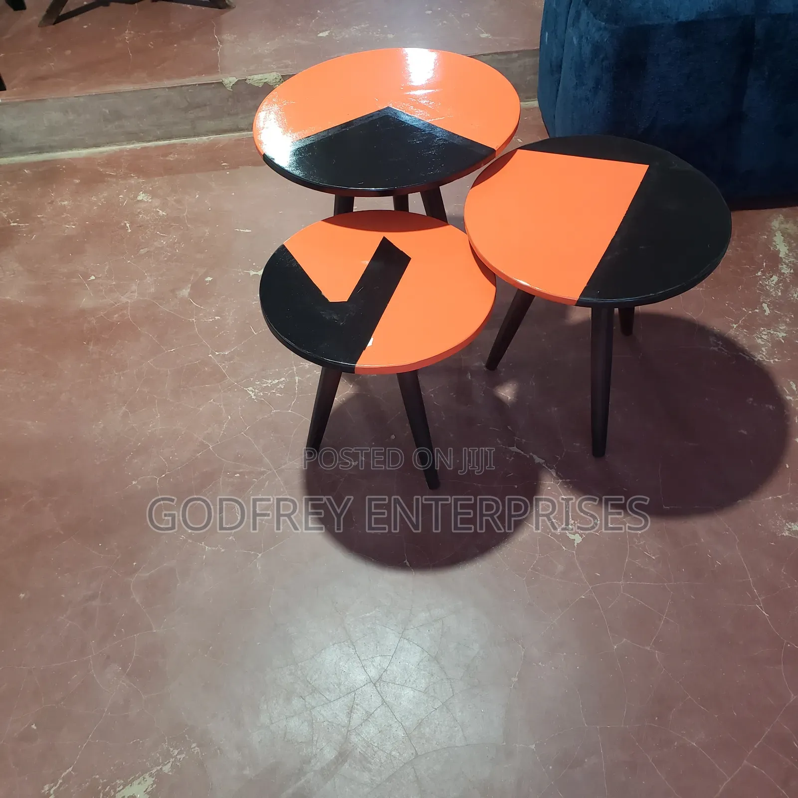 Round Center Tables