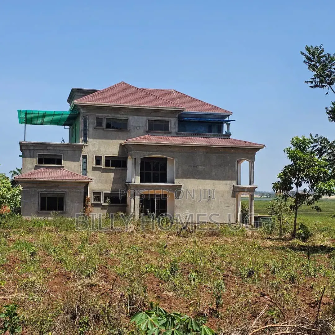 Lakeview Plots for Sale Located in Lutembe-Namulanda