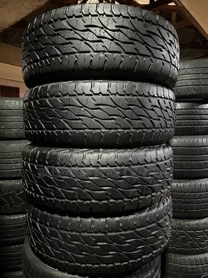 265/65r17 Bridgestone Tyres Foreign Used Good Condition