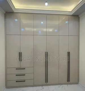 Glossy Modern Wodrobes