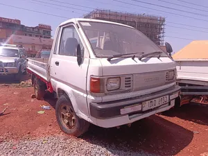 Toyota Low-Bed Trucks 1992 White