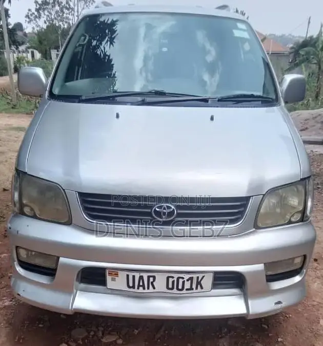 Toyota Noah 2.0 FWD (8 Seater) 2001 Silver