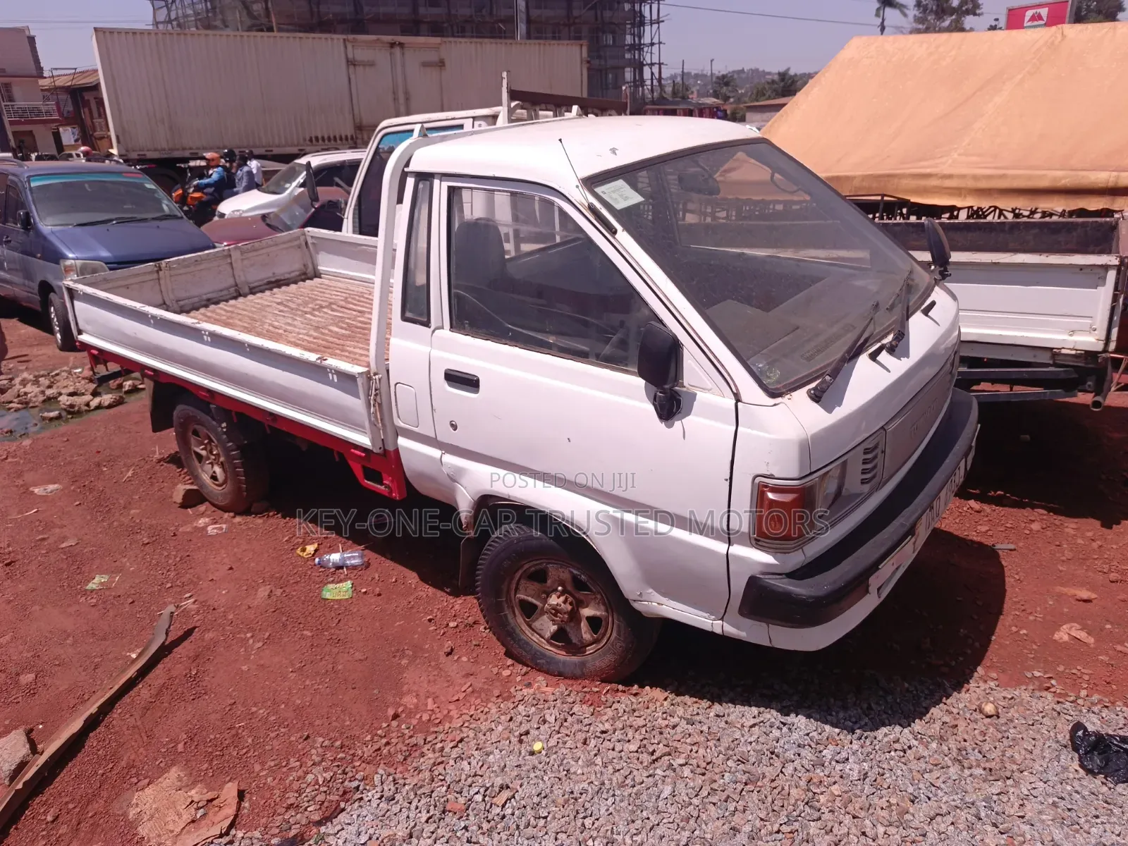 Toyota Low-Bed Trucks 1992 White
