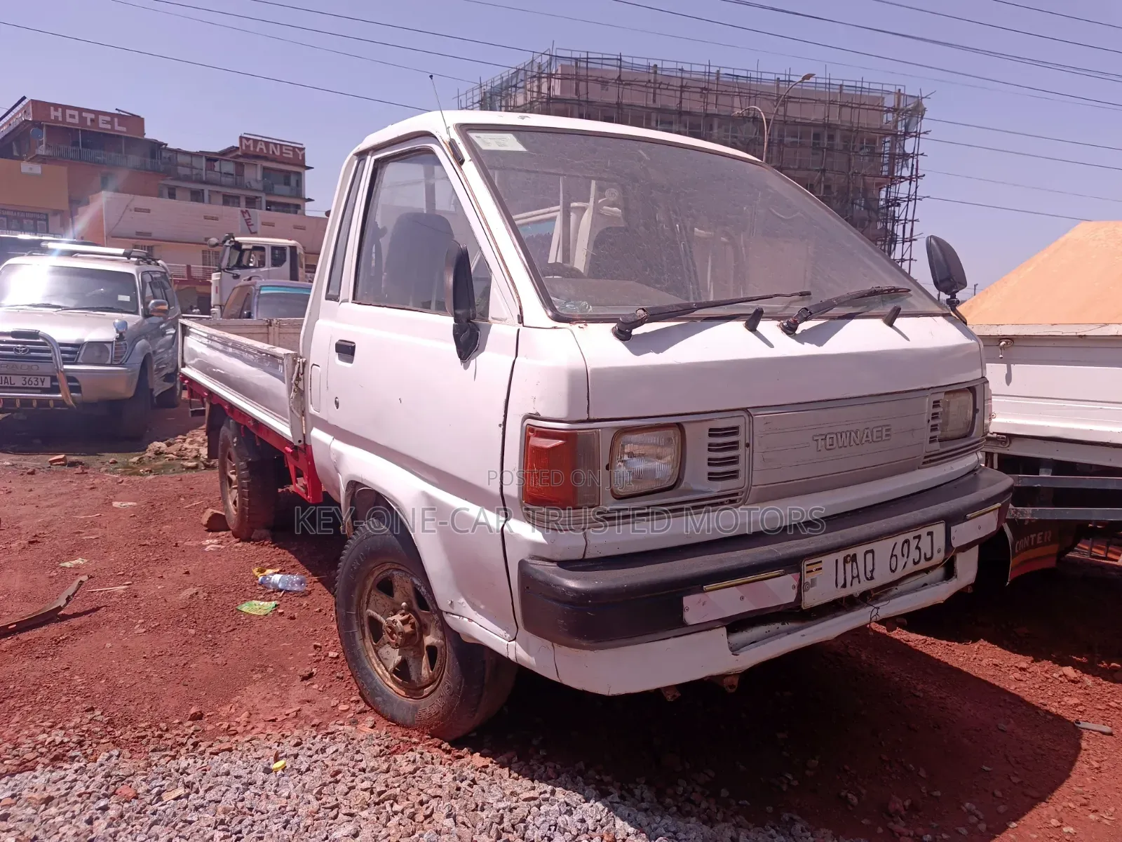 Toyota Low-Bed Trucks 1992 White