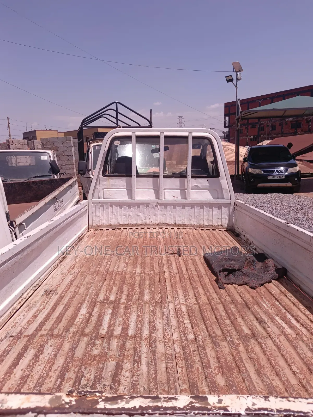 Toyota Low-Bed Trucks 1992 White