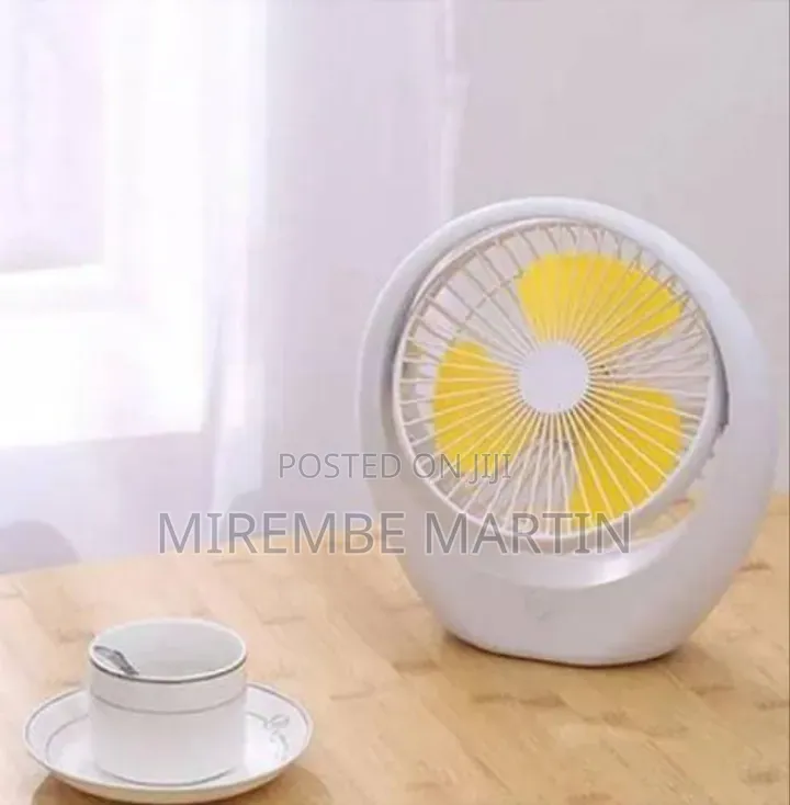 Modern Portable Desk Fan With Adjustable Tilt