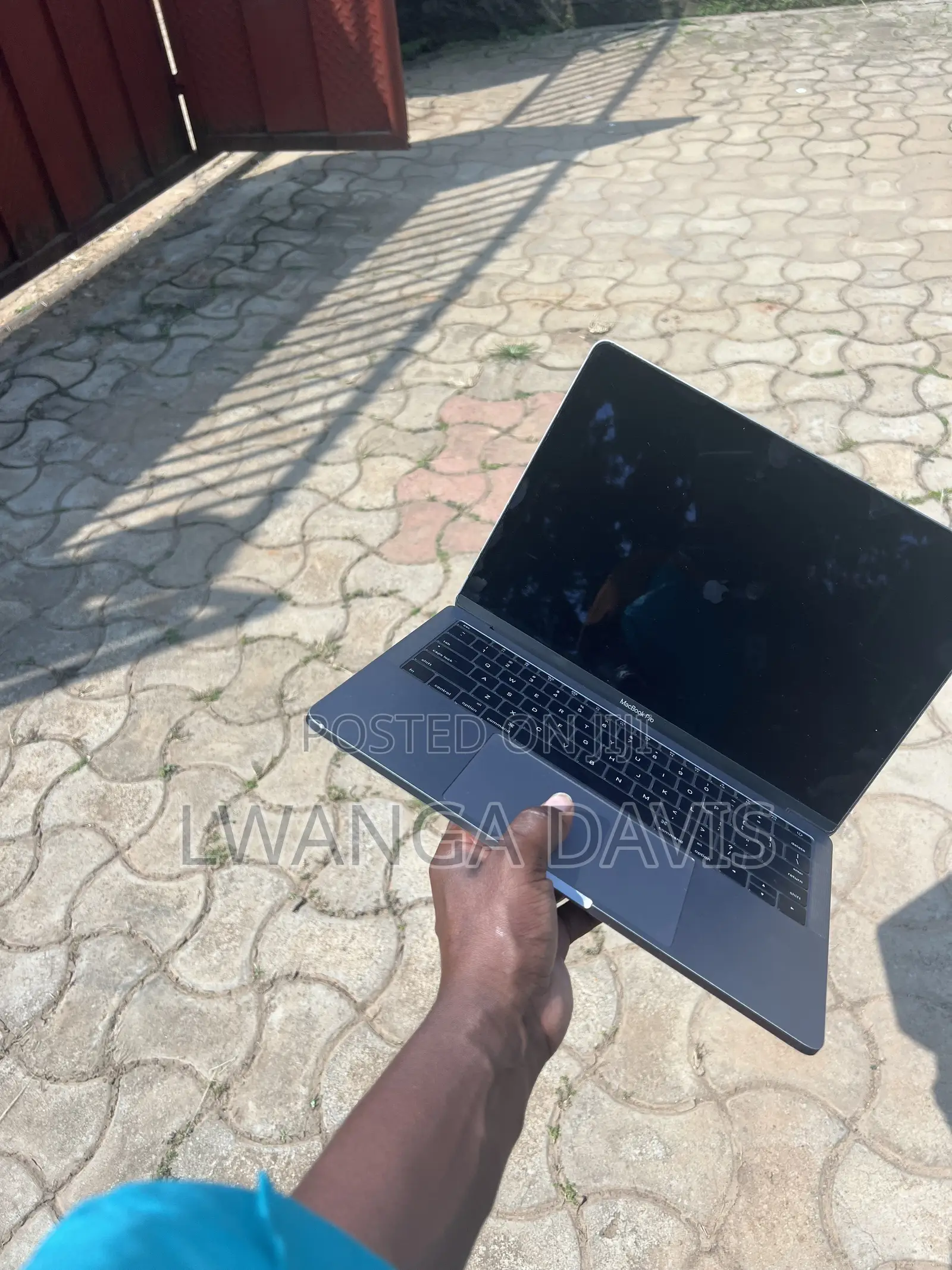 Laptop Apple MacBook Pro 2017 8GB Intel Core i5 SSD 256GB