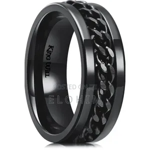 Black Ring With a Chain in the Middle