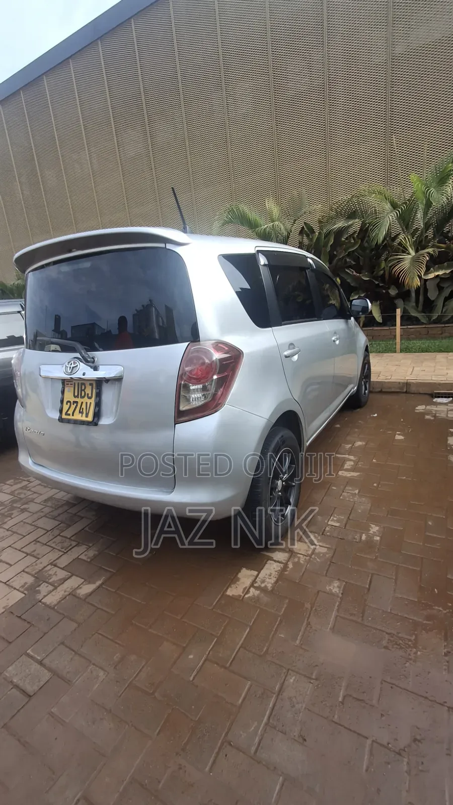 Toyota Ractis 2008 Silver