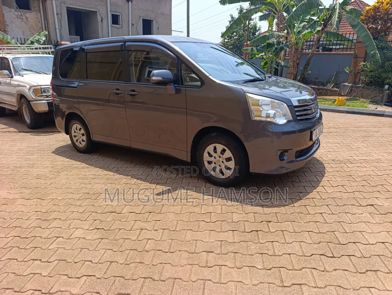 Toyota Noah 2013 Gray