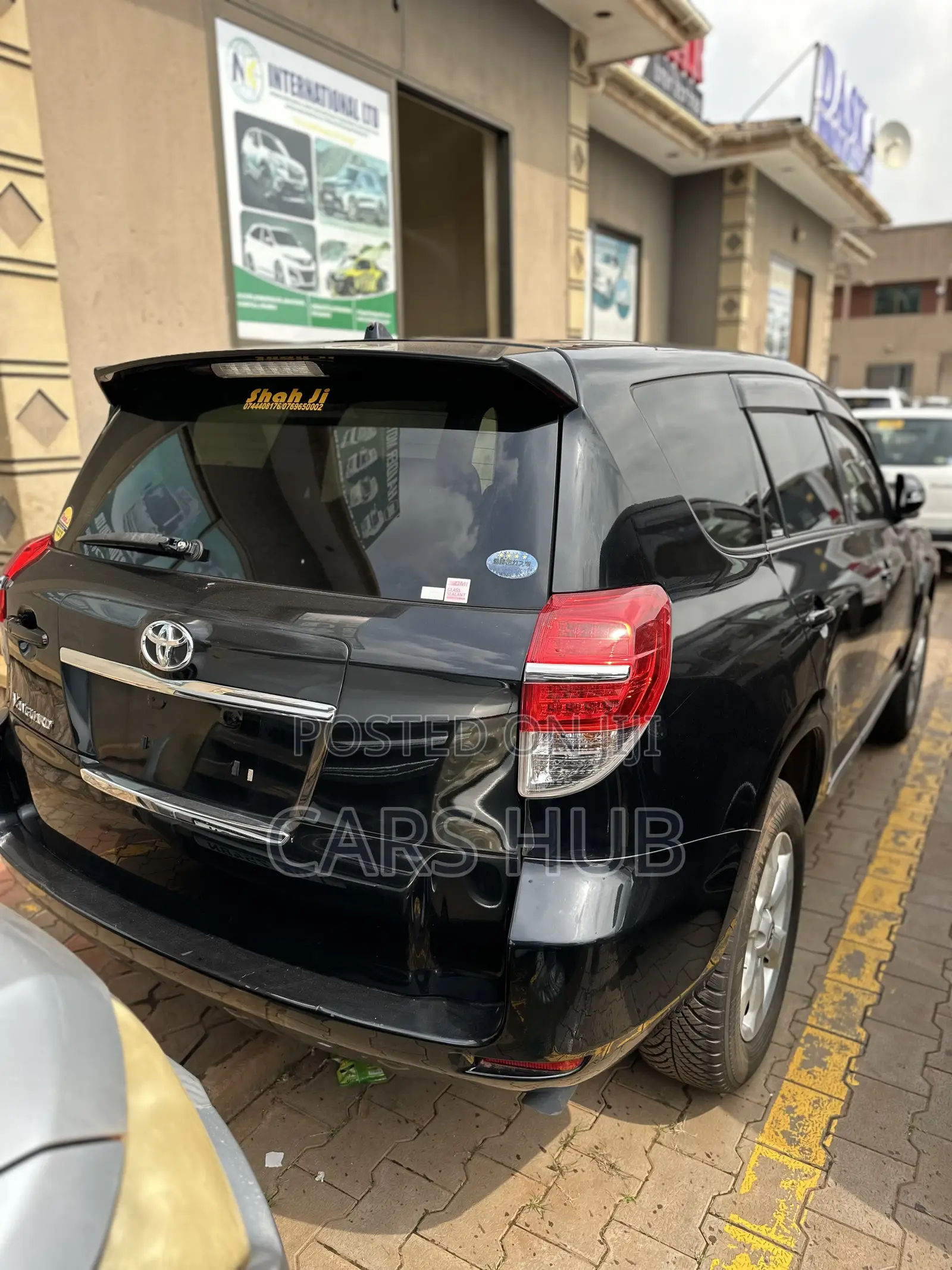 Toyota Vanguard 2013 Black
