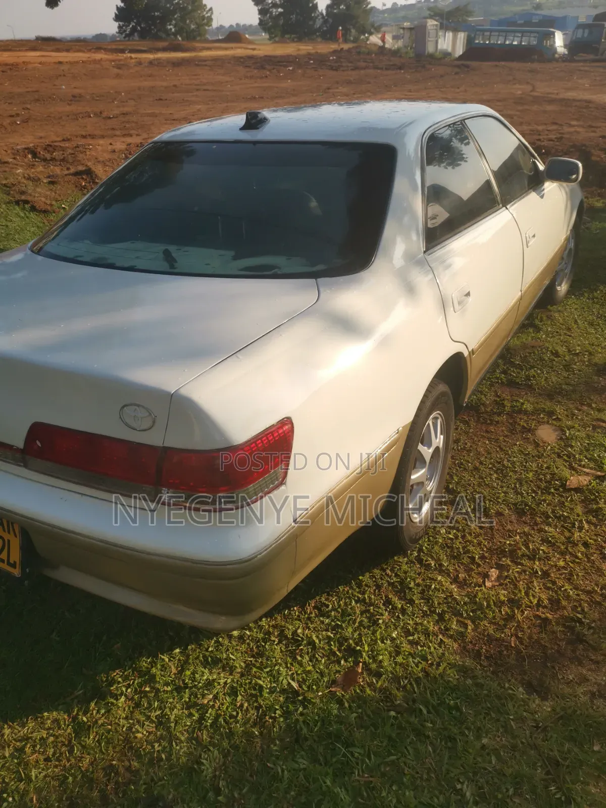 Toyota Mark II 2000 White