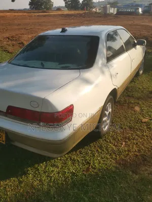 Toyota Mark II 2000 White