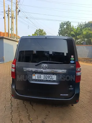 Toyota Noah 2013 Gray