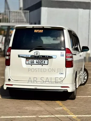 Toyota Noah 2021 White