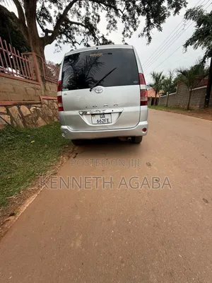 Toyota Noah 2004 Silver