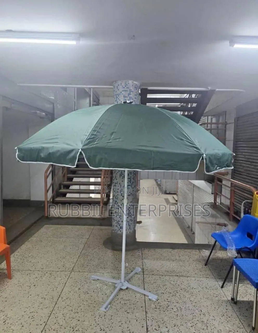 Patio Umbrella With Base ~ Round