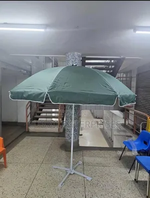 Patio Umbrella With Base ~ Round