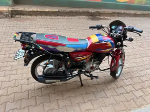 Bajaj CT 125X 2022 Red
