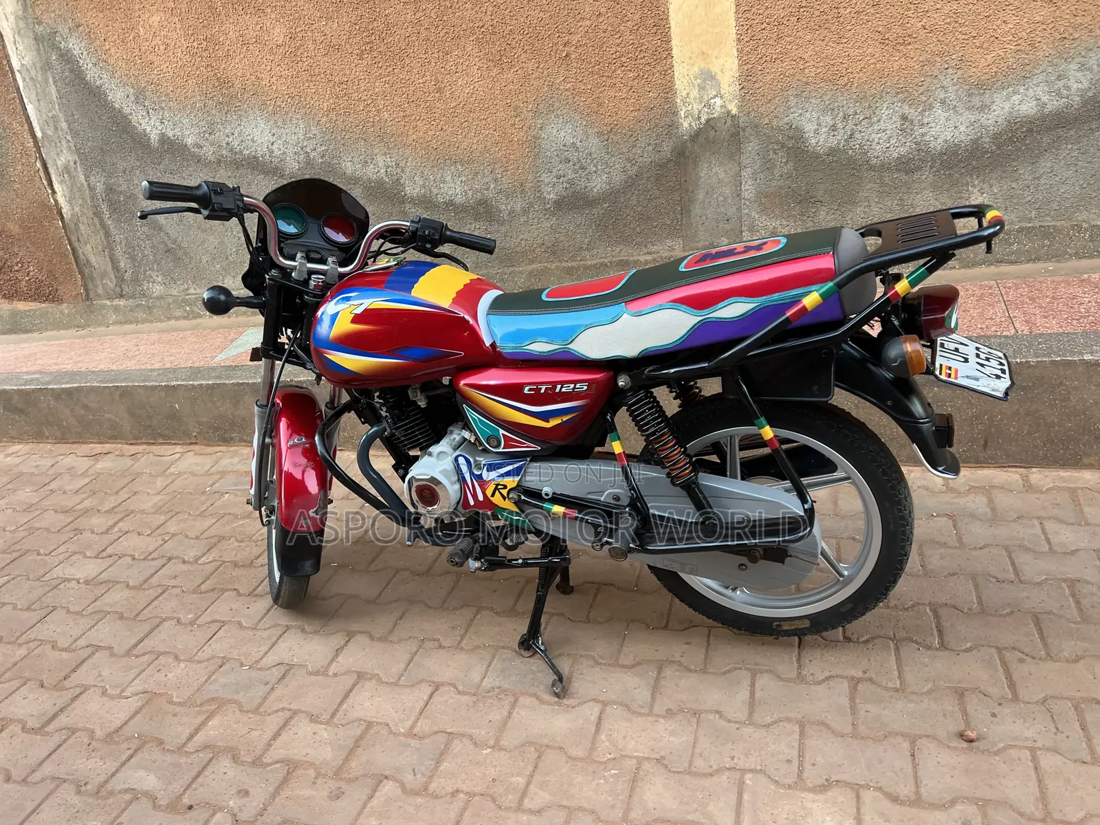 Bajaj CT 125X 2022 Red