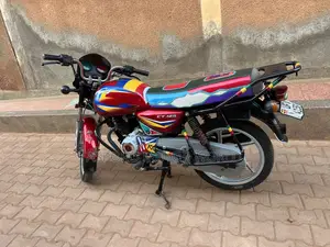 Bajaj CT 125X 2022 Red
