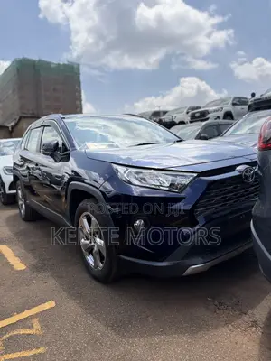 Toyota RAV4 XLE AWD 2020 Blue