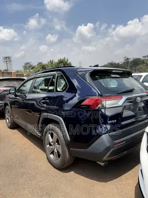Toyota RAV4 XLE AWD 2020 Blue
