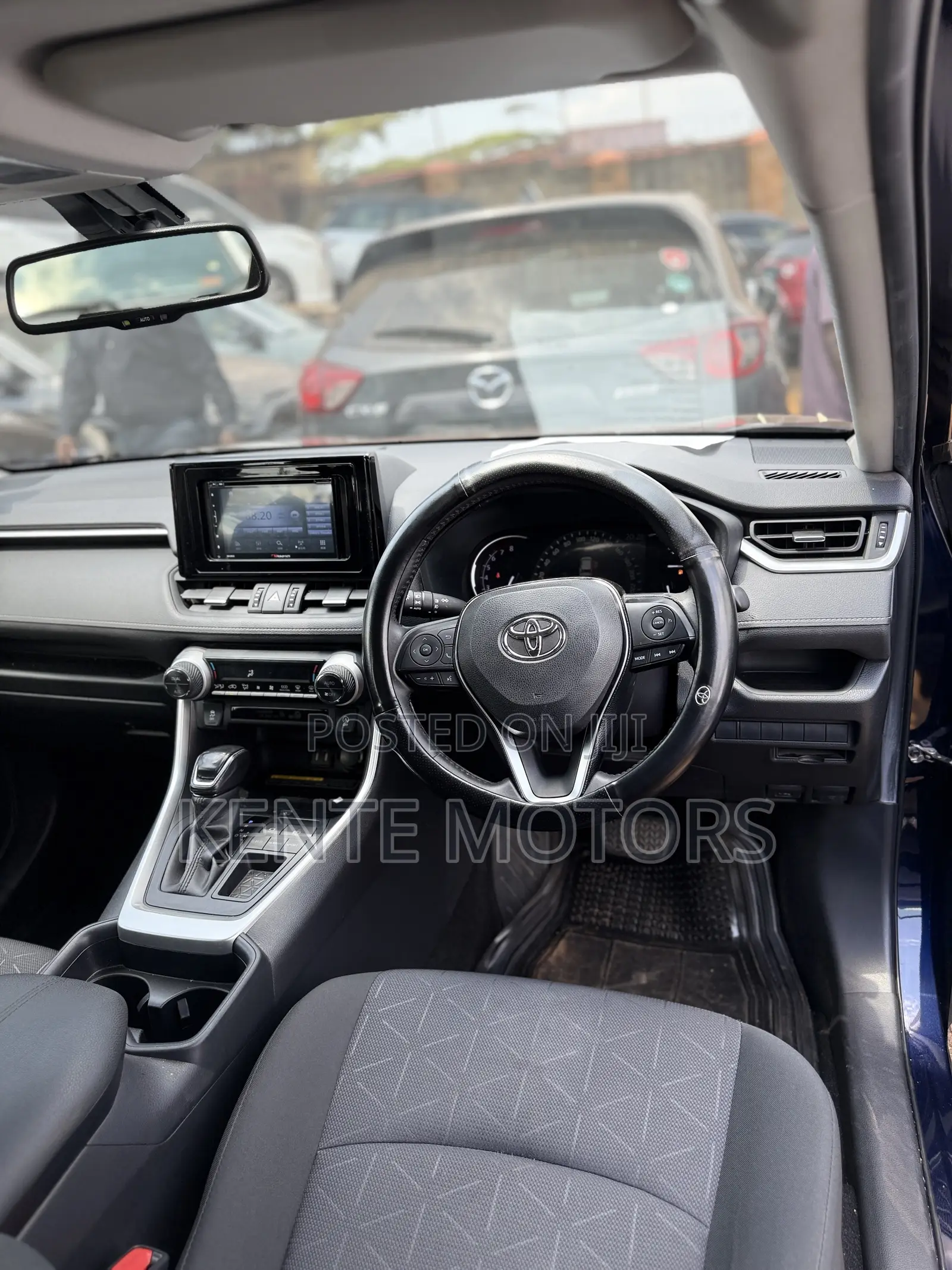Toyota RAV4 XLE AWD 2020 Blue