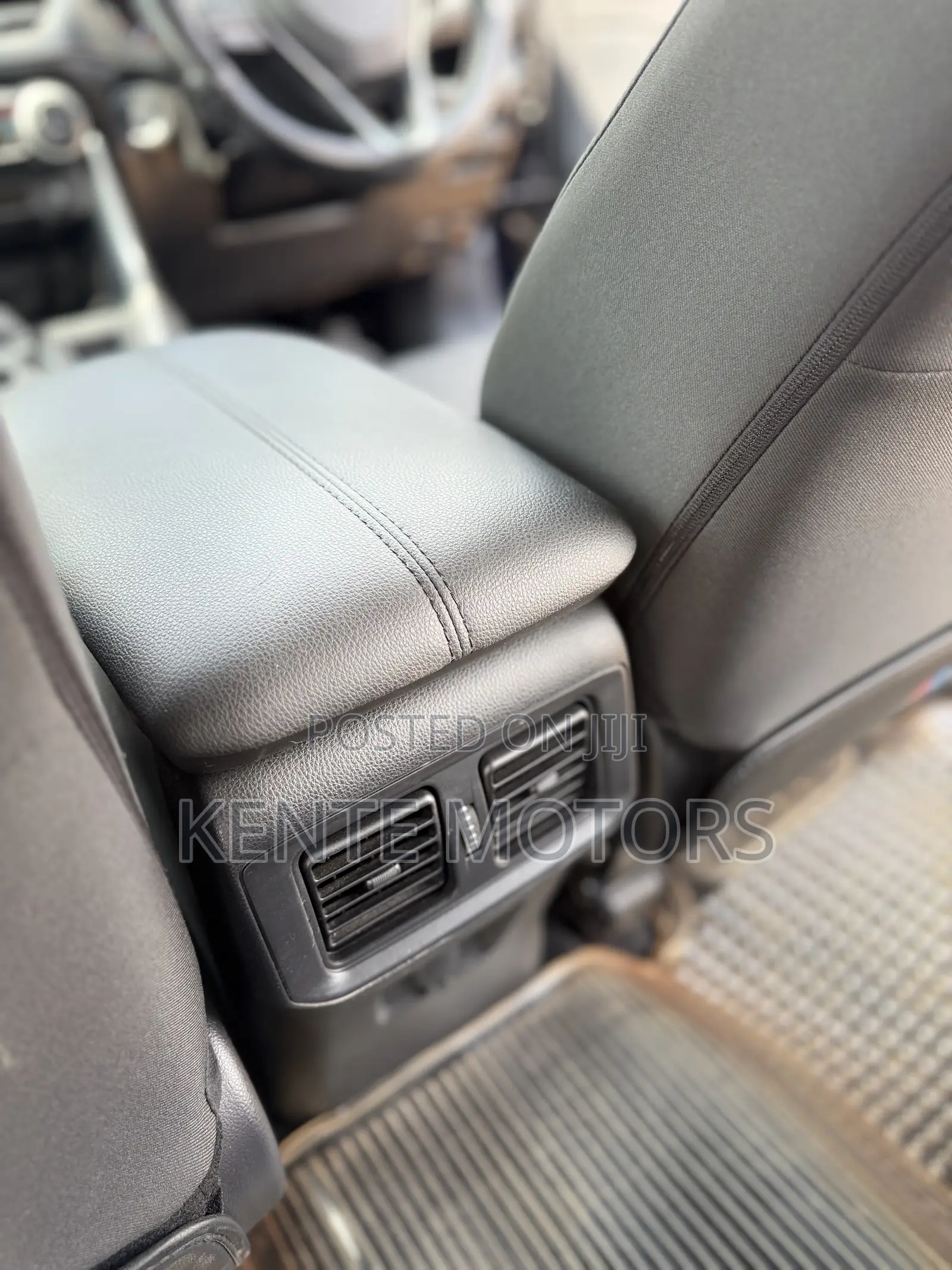 Toyota RAV4 XLE AWD 2020 Blue