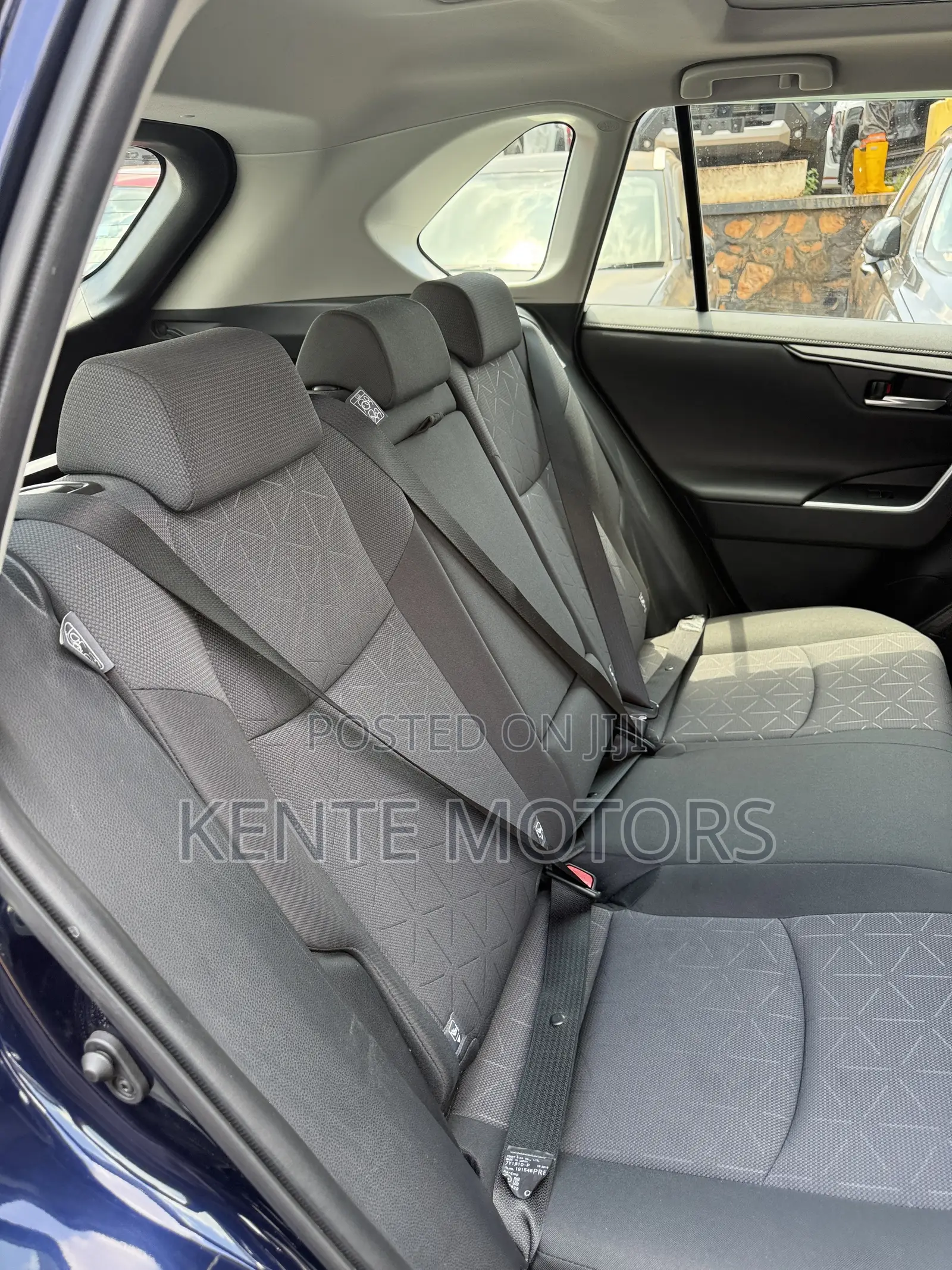 Toyota RAV4 XLE AWD 2020 Blue