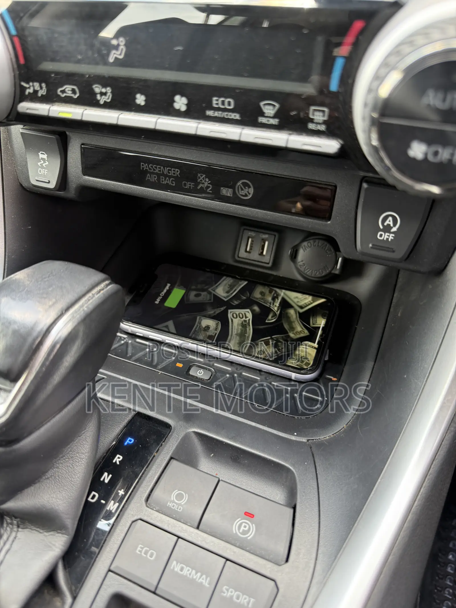 Toyota RAV4 XLE AWD 2020 Blue