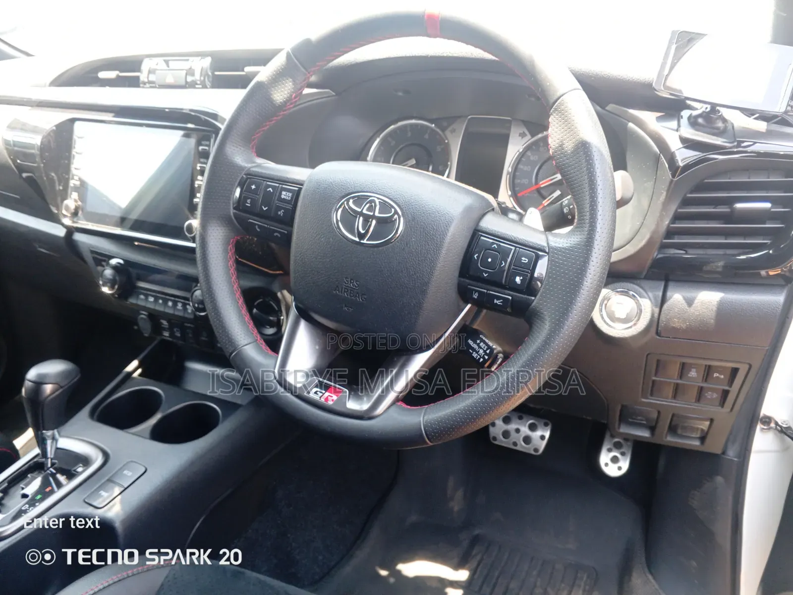 Toyota Hilux 2023 White