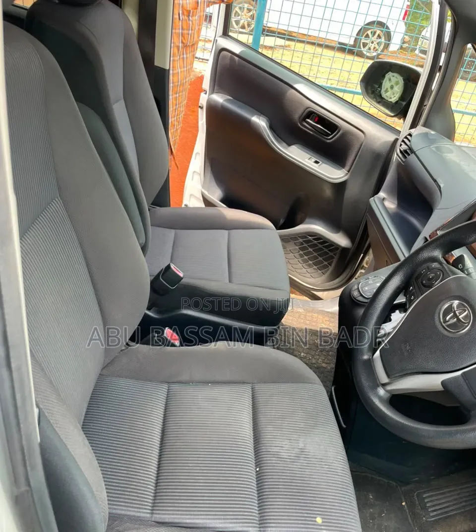 Toyota Noah 2014 White