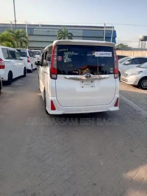Toyota Noah 2014 White