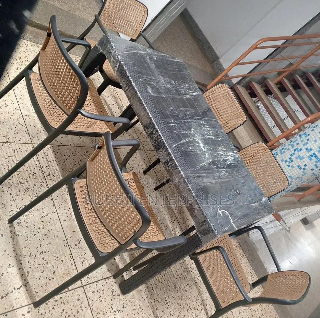 1 Black Rectangular Table + 6 Rattan Chair