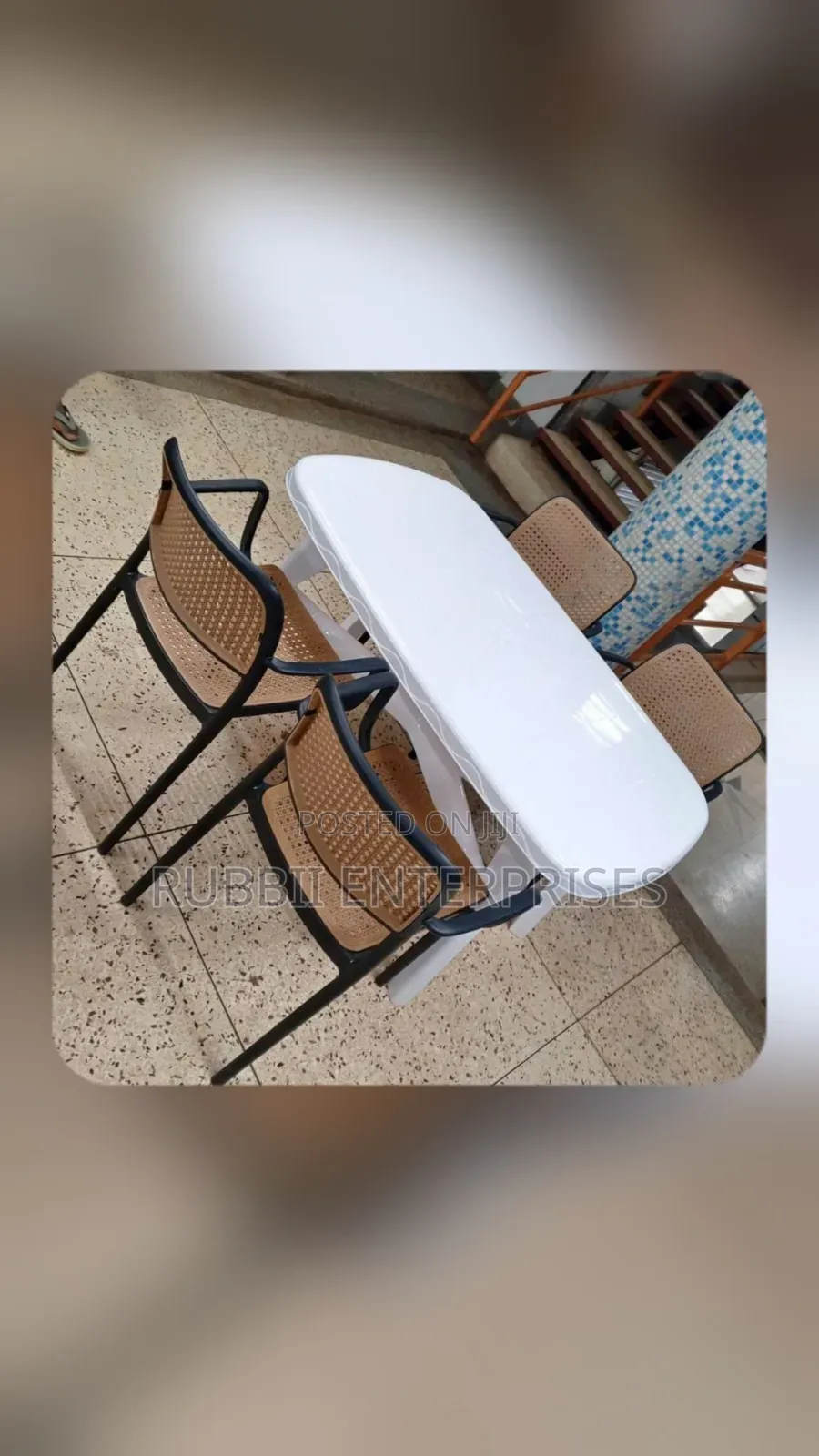 1 White Oval Table + 4 Rattan Chair